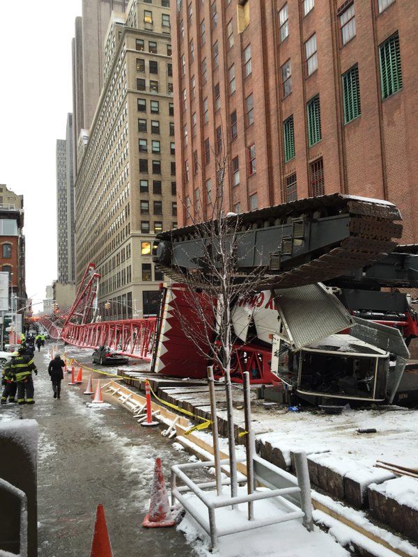 Grúa gigantesca colapsa en Nueva York - grua-nyc-3