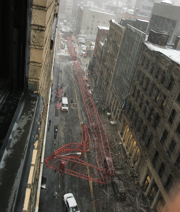 Grúa gigantesca colapsa en Nueva York - grua-nyc-6