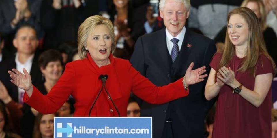 Campaña de Hillary Clinton se proclama ganadora en Iowa