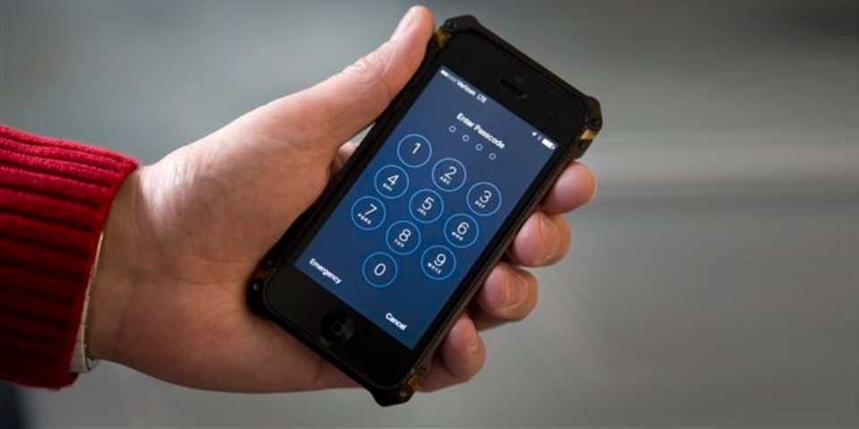 Tim Cook defiende negativa de Apple a desbloquear iPhone de terrorista Tim Cook defiende negativa de Apple a desbloquear iPhone de terrorista