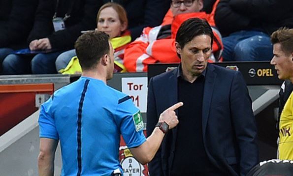 Suspenden partido del Leverkusen por berrinche de árbitro
