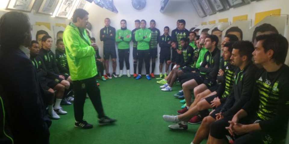 Presenta León a Luis Fernando Tena como su nuevo técnico