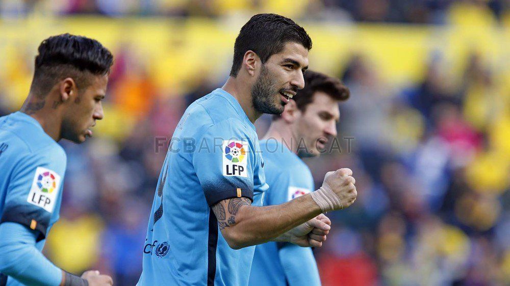 Barça sufre pero aumenta su ventaja - luis-suarez-las-palmas