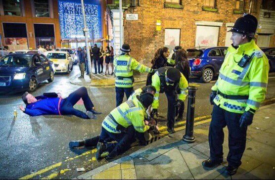 Ridículo de Van Gaal en partido contra el Arsenal - meme-lvg-1