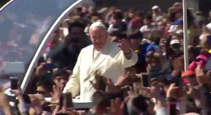 Mancera entrega llaves de la ciudad al papa Francisco