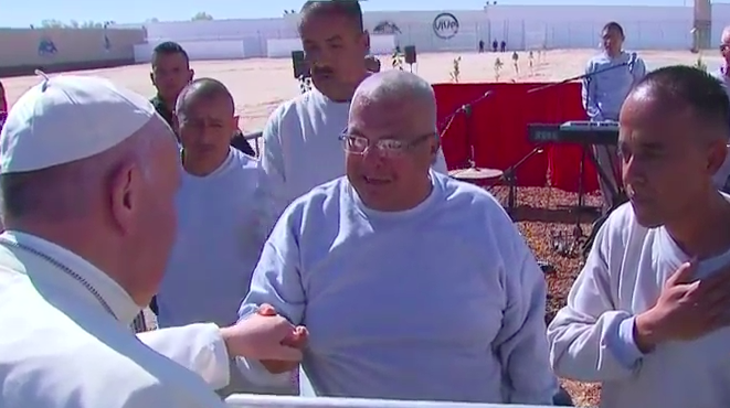 Cárceles son un síntoma de cómo está la sociedad: papa Francisco - papa-francisco-reos-musicos-2