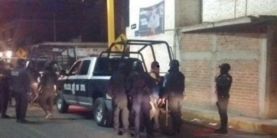 Detienen a aficionados de Monarcas por dañar tienda en Irapuato