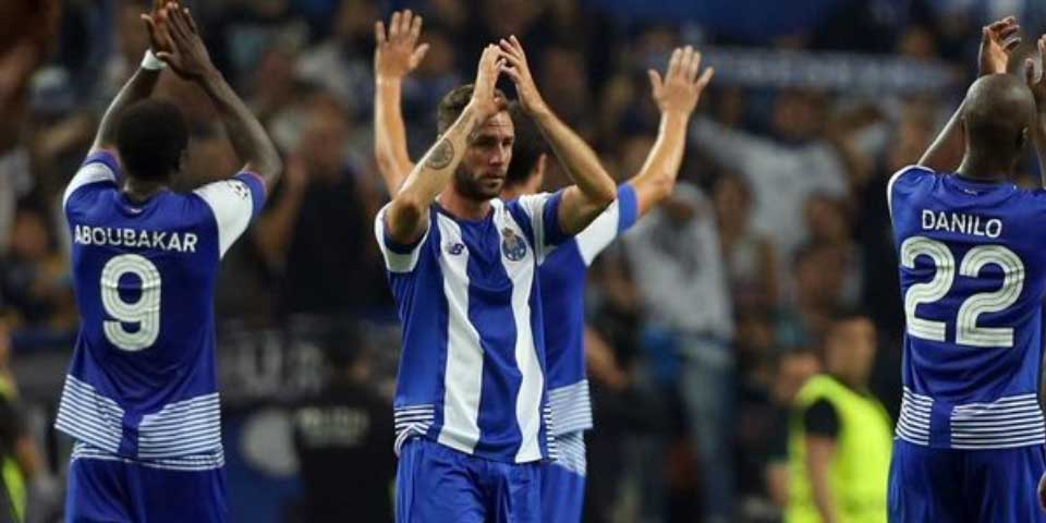 Ni Herrera ni Layún salvaron al Porto del Borussia Dortmund