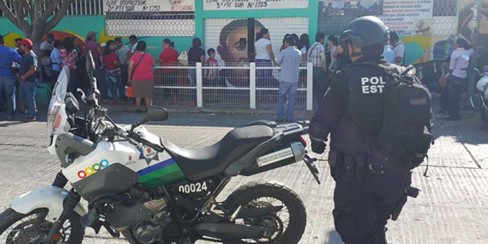 Padres protestan por maestro que abusó sexualmente de 8 menores