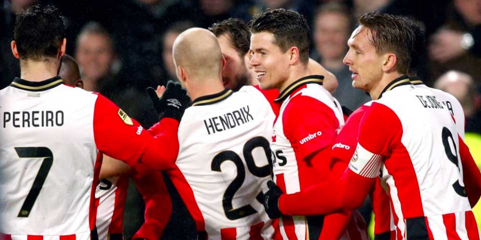 Héctor Moreno juega los 90 en victoria del PSV