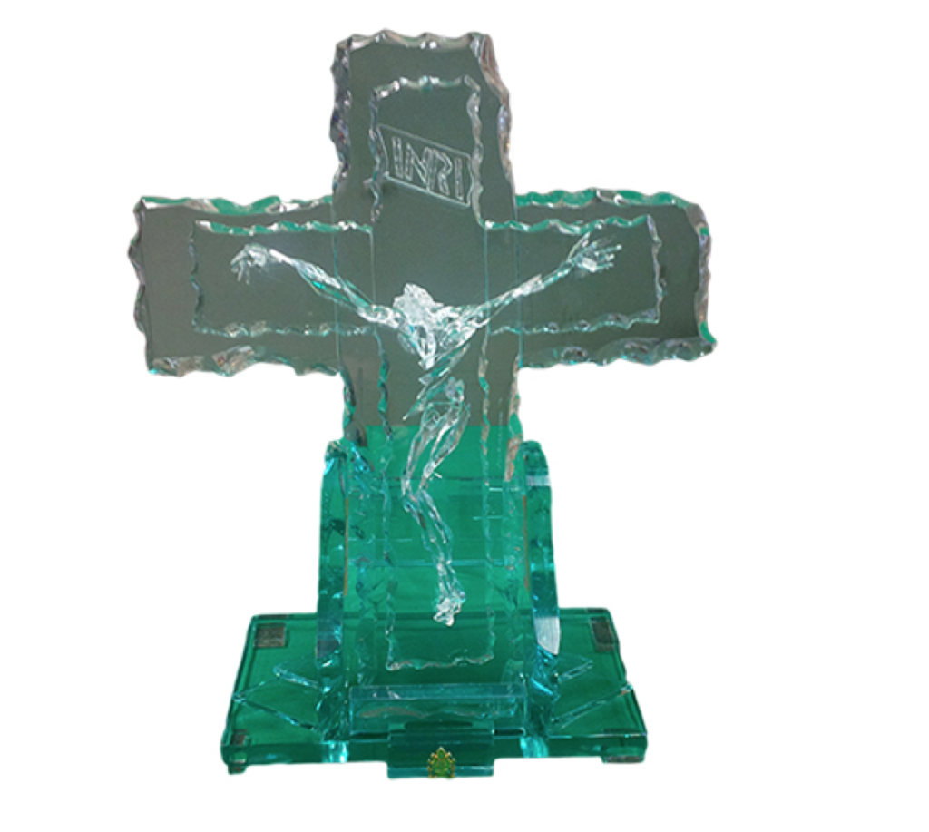 Cárceles son un síntoma de cómo está la sociedad: papa Francisco - regalo-papa-cruz-1024x917