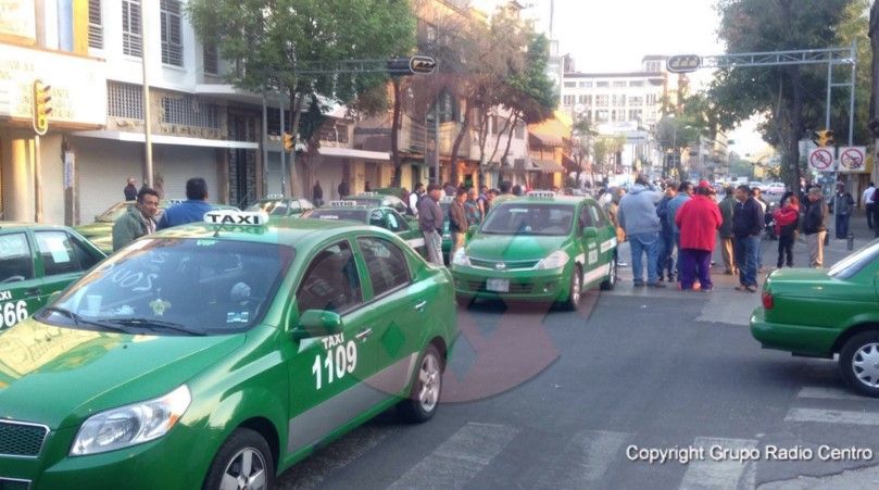Taxistas bloquean Bucareli por iniciativa de ley en SLP - taxistas-SLP-Radio-Centro
