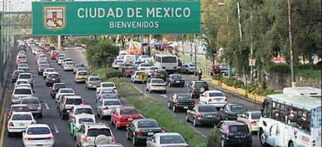 Analizan implementar verificación de autos en todo el país