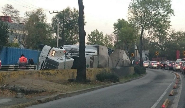 Vuelca tráiler sobre Insurgentes Sur
