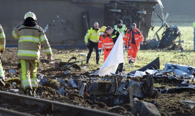 Un muerto por descarrilamiento de tren en Holanda - tren-descarrilado-holanda-Dalfsen2