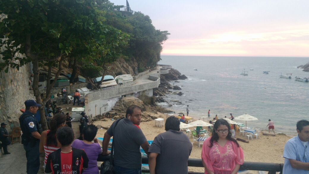 Ataque a balazos en playa de Acapulco deja 2 muertos y un herido