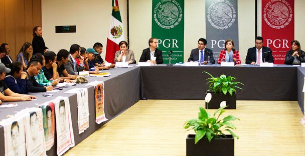 Investigación sobre la desaparición de los normalistas de Ayotzinapa continúa: PGR - 395_8