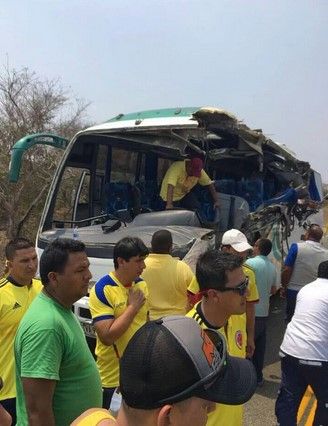 Se estrella autobús con aficionados de Colombia y Ecuador - AS_Colombia