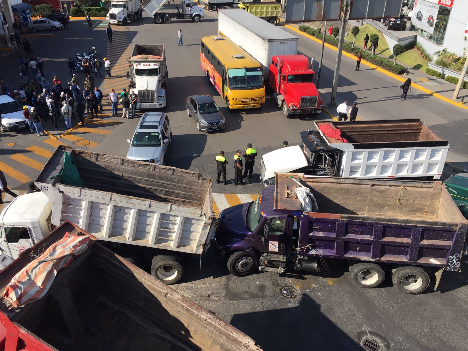 Termina bloqueo en Interlomas - Aie6j4x4BdFRVGbrgOUfjH6EWXwUIvj31Bcd9wVoV_jG