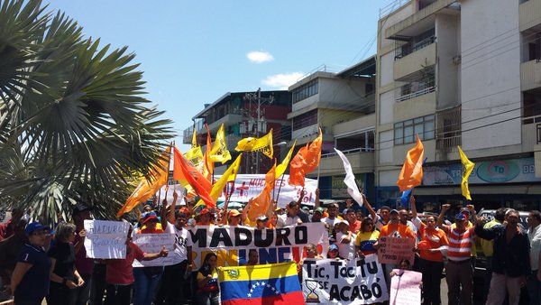 Maduro aprueba nuevo decreto de emergencia económica - Anti-Maduro-Venezuela-11