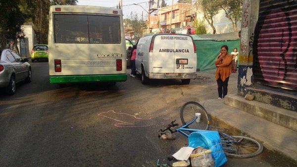Microbús mata a ciclista en Xochimilco - Atropellado-Xochitenango-Xochimilco