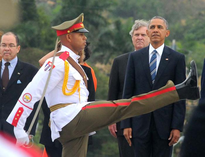 Se reúnen Barack Obama y Raúl Castro en La Habana - Barack-Obama-Raul-Castro-Granma2