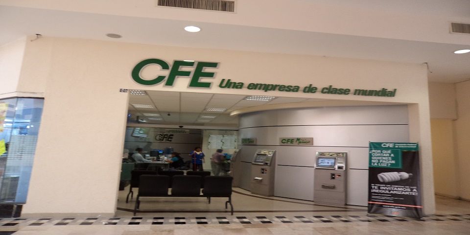 Fitch reduce calificaciones de Pemex y CFE - CFE