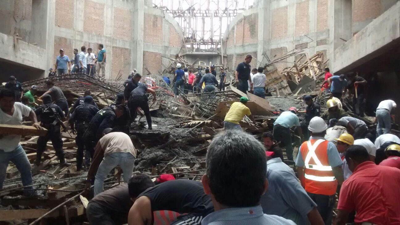 Derrumbe en Catedral de Tuxtepec deja tres muertos y 19 heridos - Catedral-Tuxtepec-1