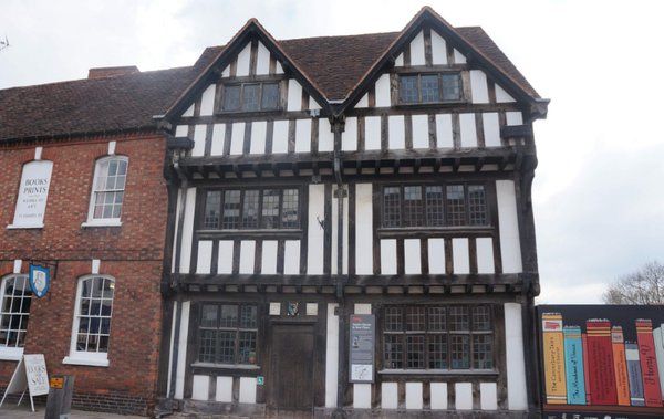 Reconceptualizan casa de William Shakespeare - CdJqSAQXEAAcYcS