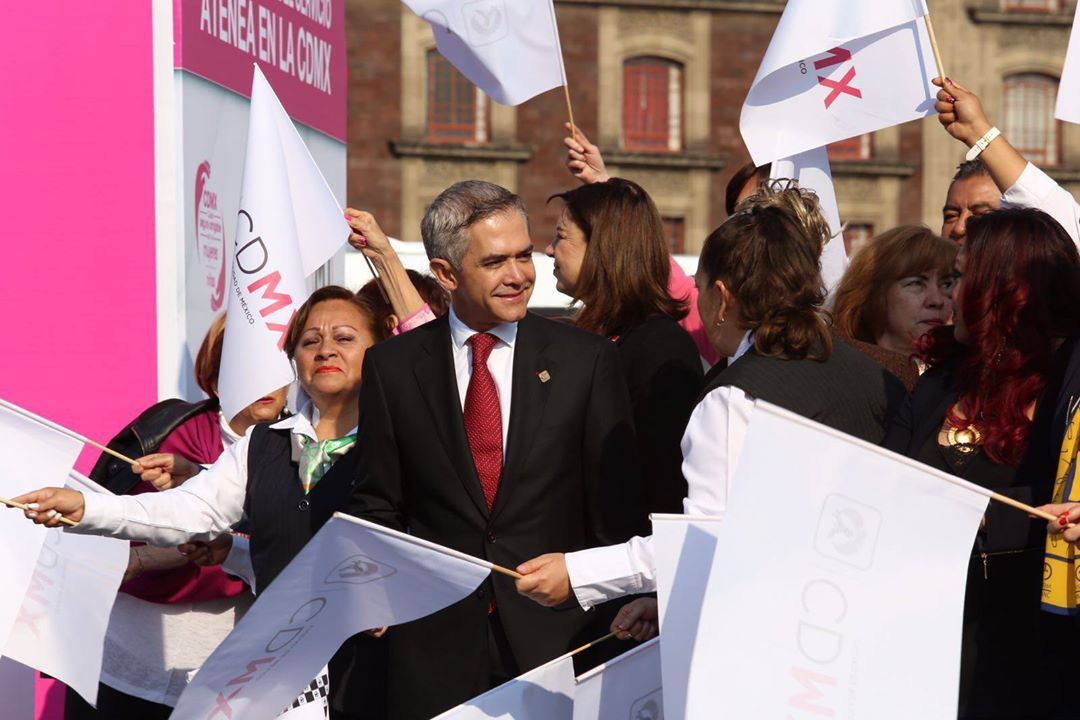 Dan banderazo a autobuses exclusivos para mujeres - Cdmx-transporte-mujeres-mancera3