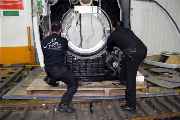 Descubren paquetes de droga al interior de un tomógrafo - CerIIuhXEAEUNht