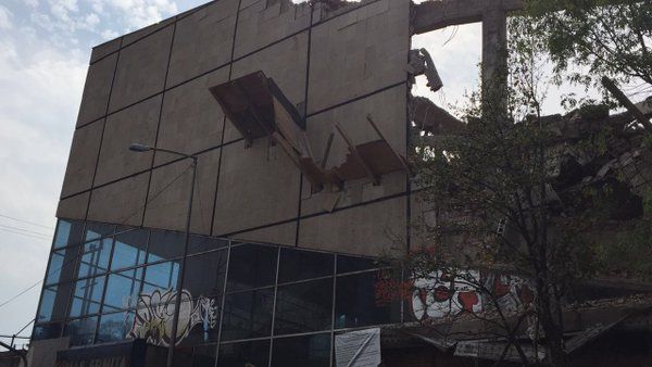 Colapsa muro del Cine Ermita - Cine-Ermita-2