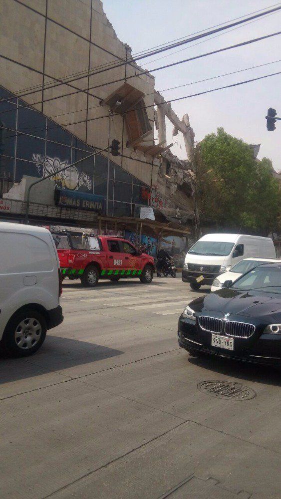 Colapsa muro del Cine Ermita - Cine-Ermita-3