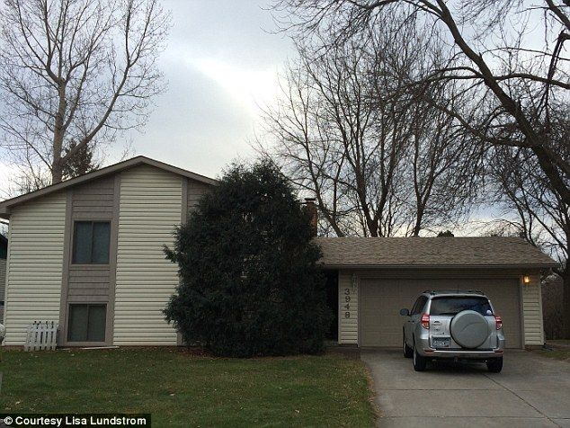 Hombre deja 30 mil coches a escala en casa que donó a la iglesia - Coches-Minnesota-Dennis-6