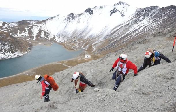 Mueren dos alpinistas en el Nevado de Toluca - Cruzroja-alpinistas-Nevado-de-toluca