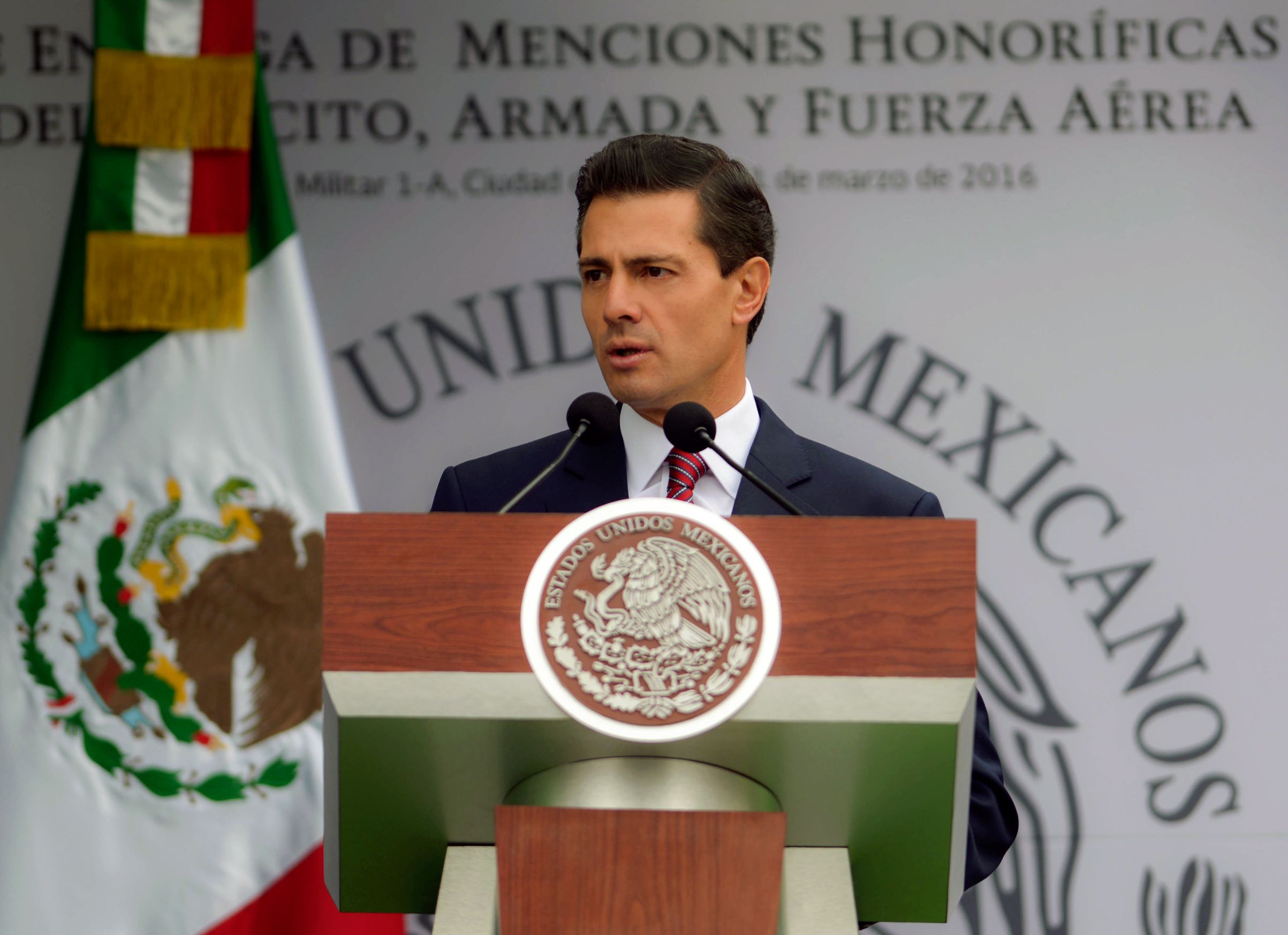 Militares deben apegarse a la ley y derechos humanos: EPN - EPN-2-2