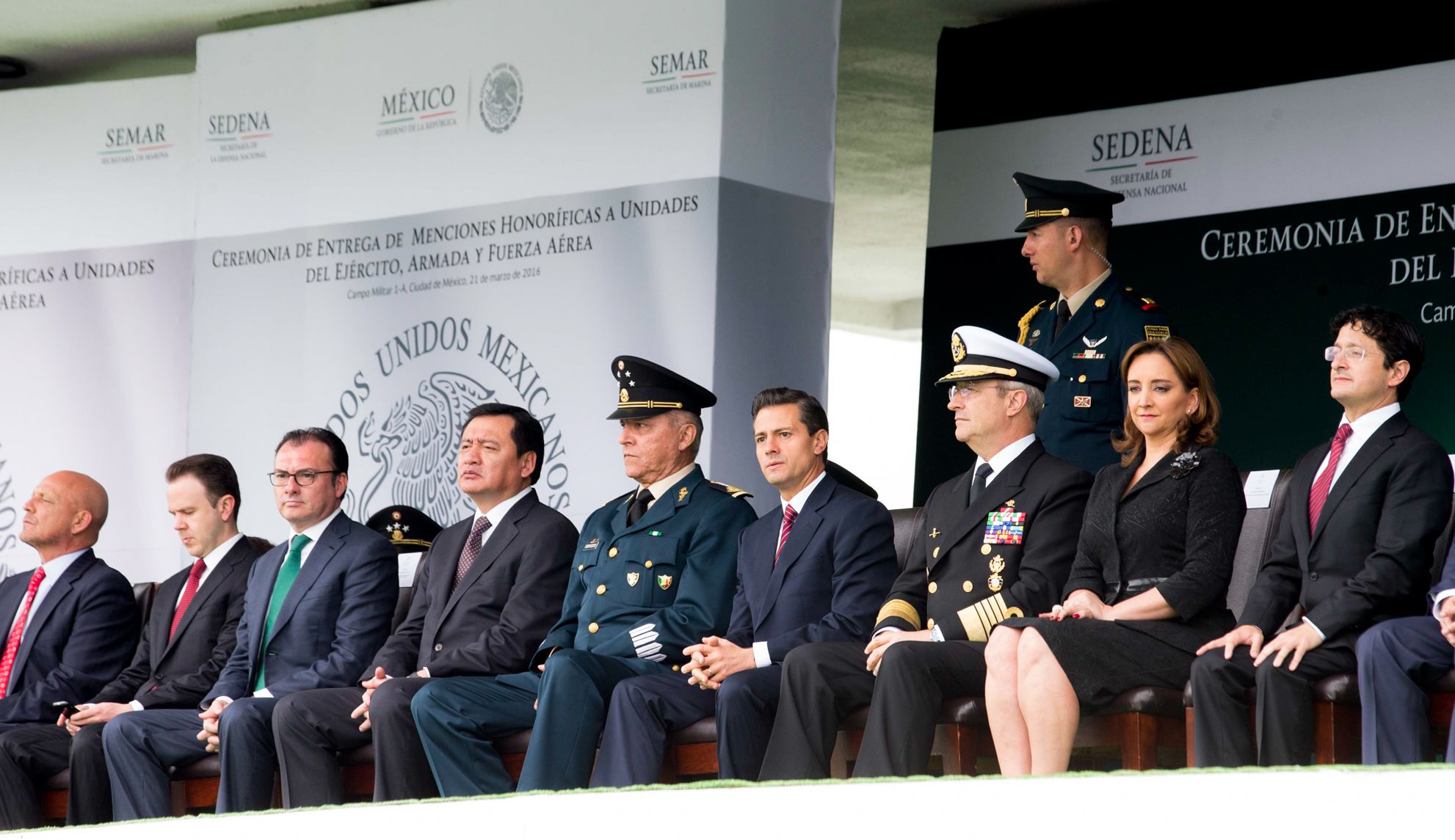 Militares deben apegarse a la ley y derechos humanos: EPN - EPN-Militares