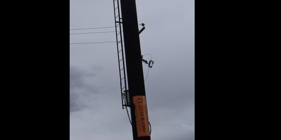 Clausuran espectaculares propiedad de Humerto Moreira