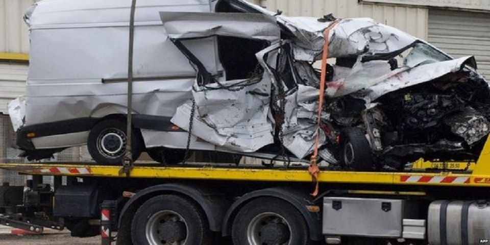 Mueren 12 portugueses por choque de autobús en Francia