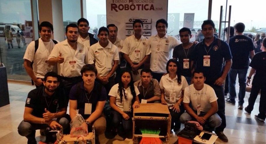 Estudiantes de Veracruz triunfan en concurso nacional de robótica