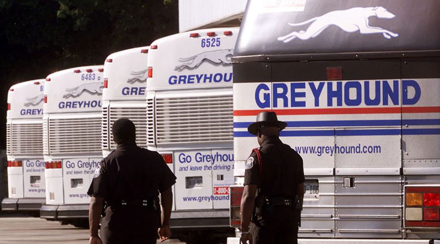 Mueren policía y sospechoso de tiroteo en Virginia - Greyhound-autobuses-Reuters