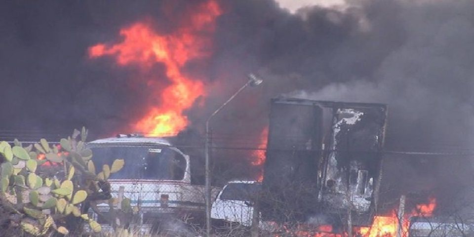 Incendio afecta a más de 100 vehículos en pensión municipal de Aguascalientes