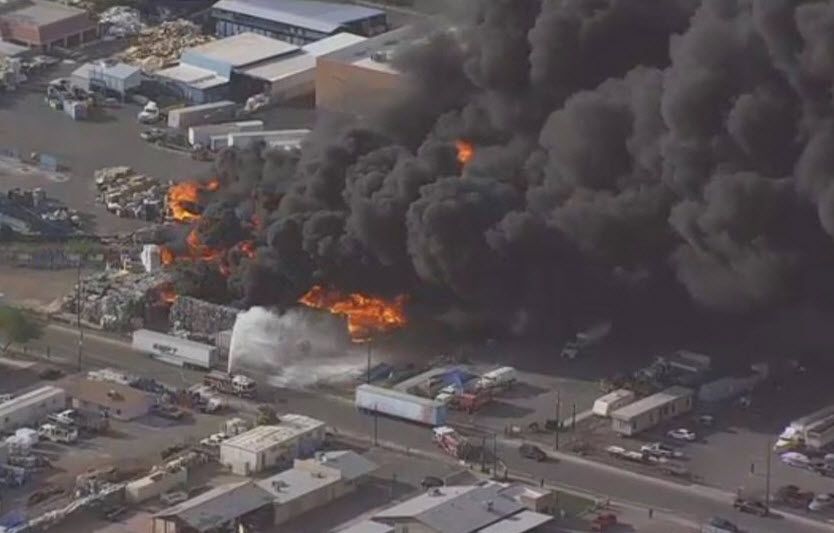 Se incendia fábrica de papel en Phoenix - Incendio-Arizona-2-1