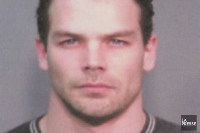 Video: escapan dos reos de la cárcel en un helicóptero - La-Presse-bernard-escape-carcel