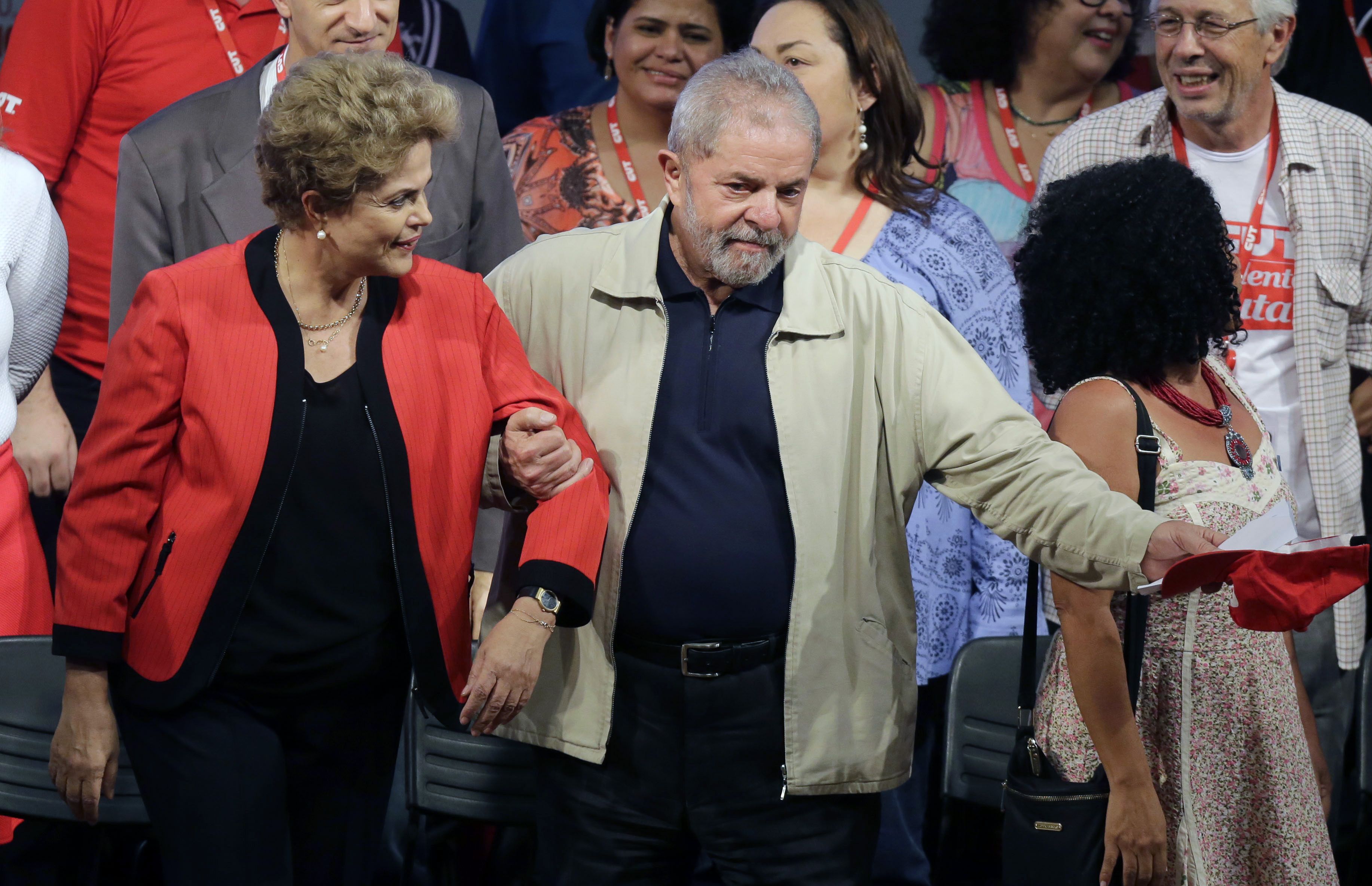 Acusan a Lula da Silva y Dilma Rousseff de recibir 150 mdd en sobornos
