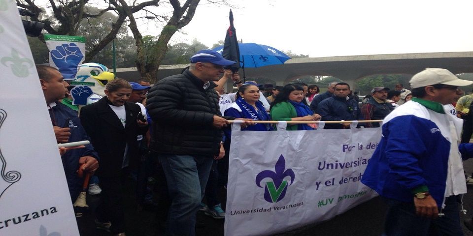 Protestan en Veracruz contra Duarte por recursos de la UV
