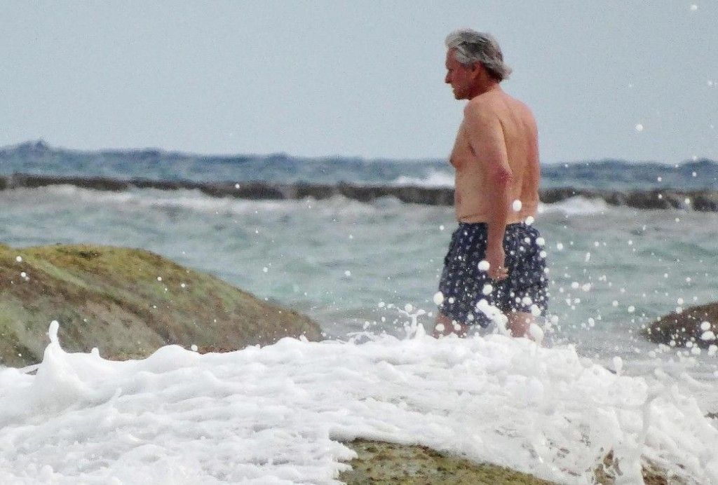 Michael Douglas aclara que está libre de cáncer - Michael-Douglas-1-1024x692