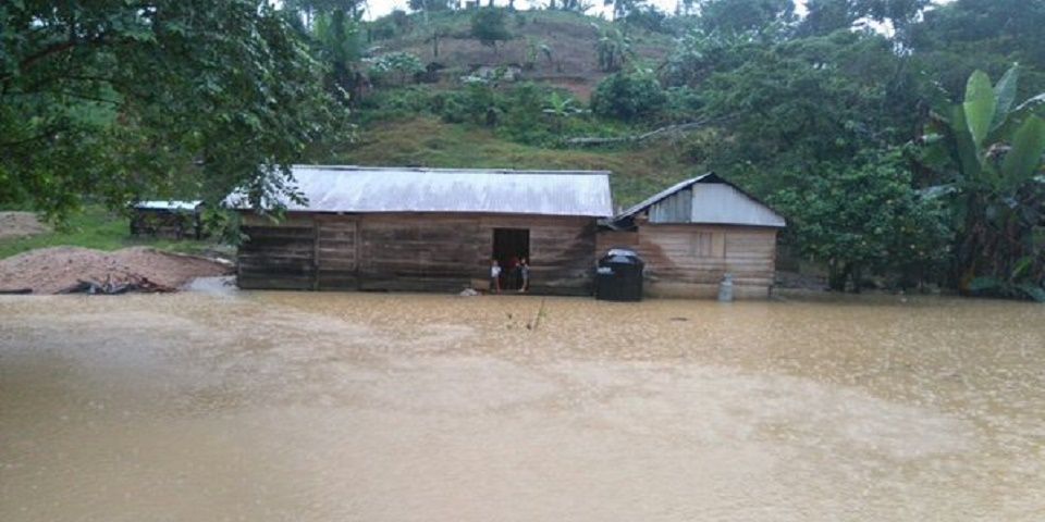 Desborde provoca suspensión de clases en Oaxaca