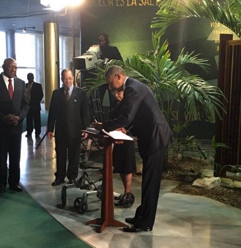 Se reúnen Barack Obama y Raúl Castro en La Habana - Obama-en-Cuba-isaacdovere