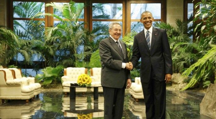 Se reúnen Barack Obama y Raúl Castro en La Habana
